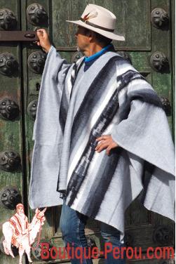 Poncho péruvien gris en laine d'alpaga