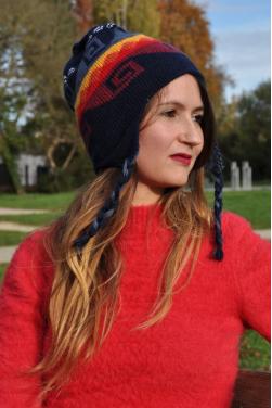 Bonnet peruvien bleu marine arc en ciel