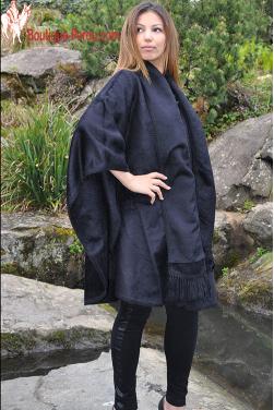 Manteau Cape du Perou avec son bonnet offert.