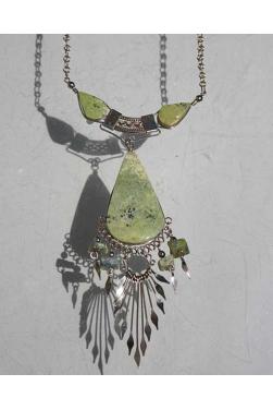 Collier en quartz serpentine