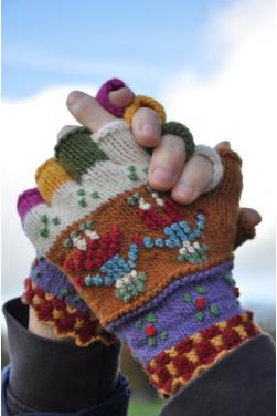 Mitaines péruviennes tricotées à la main en laine.