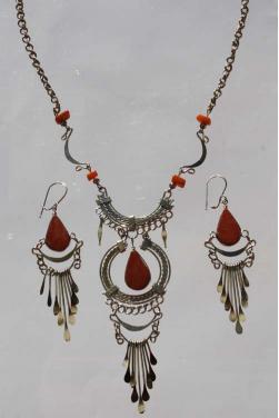 Parure Inti collier + boucles d'oreilles.