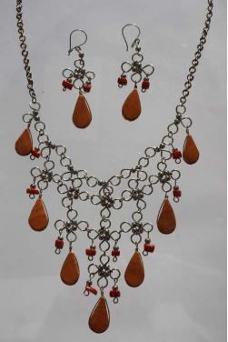 Parure collier et boucles d'oreilles en jaspe rouge