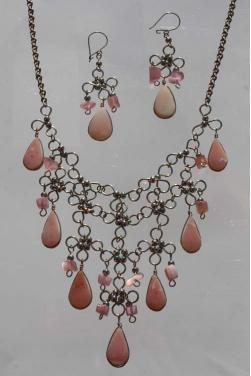 Parure collier et boucles d'oreilles en quartz rose