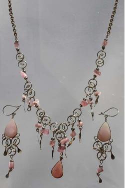 Parure bijoux Qosqo pierre quartz rose