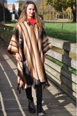 Poncho femme long marron des Andes