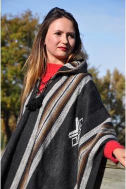 Poncho long  pour femme couleur gris anthracite avec son col