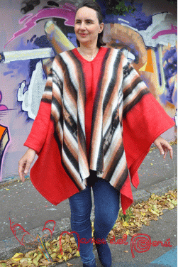 Véritable poncho rouge indien