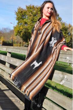 Poncho femme noir des Andes