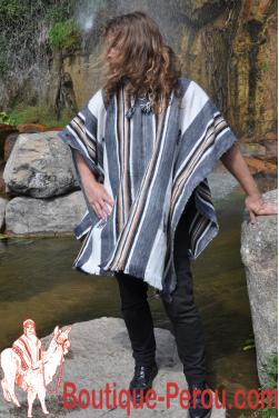 Poncho Chaman gris argenté.