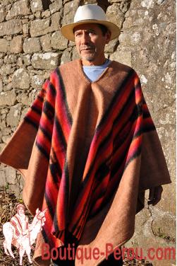 Poncho péruvien beige en laine d'alpaga