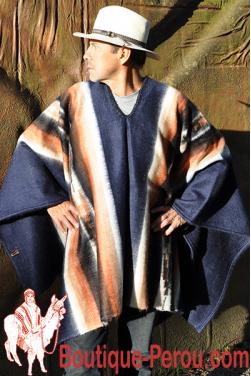 Poncho alpaga bleu nuit. C'est une pièce unique