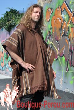 Poncho Chaman marron beige. C'est une pièce unique