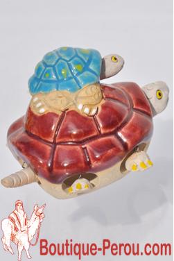 Tortue marron bordeaux