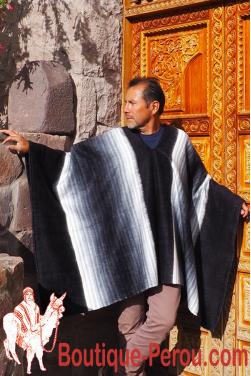 Poncho péruvien noir des Andes
