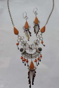 Parure collier et boucles d'oreilles