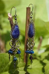 boucles d'oreilles warmi en pierre lapis lazuli.
