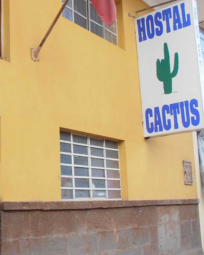 Facade-Hostal-Cactus-Cusco-Perou