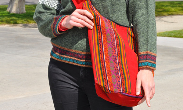 Sac-bandouliere-peruvien-rouge-indien